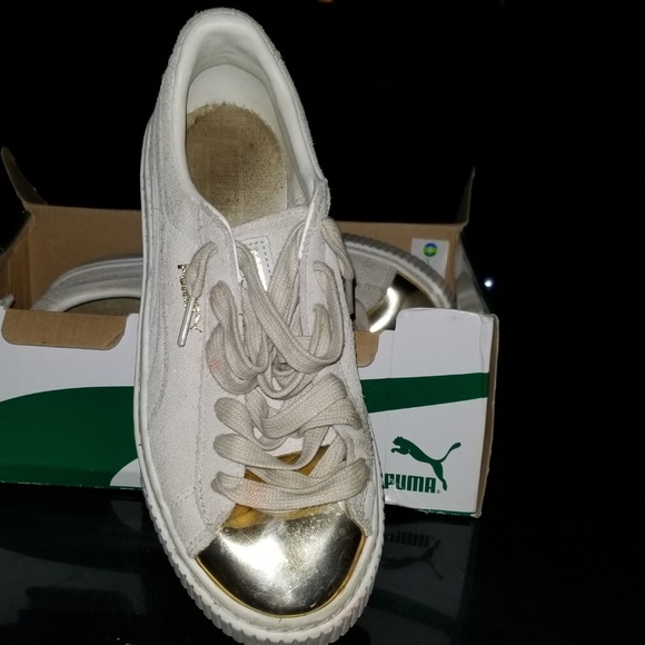 Sneakers - Picture 2 of 3